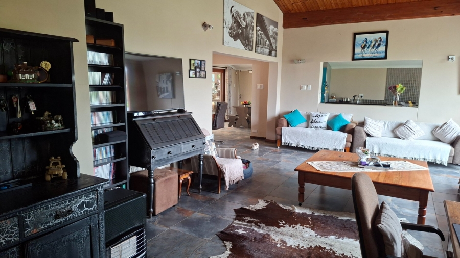 4 Bedroom Property for Sale in Beacon Bay North Eastern Cape